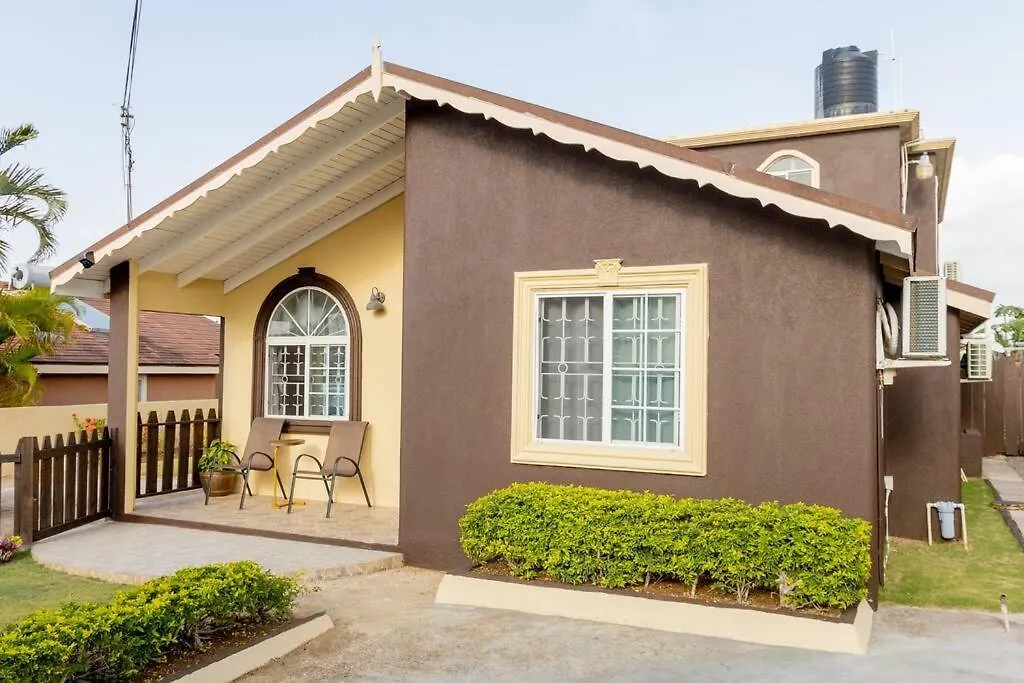 Charming Deluxe 2 Bedroom Home Montego Bay
